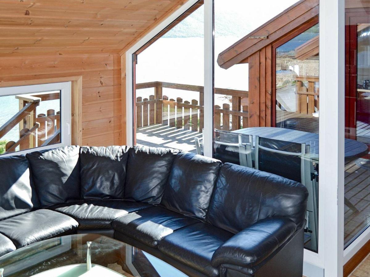 Holiday Home Hovik II Rød Buitenkant foto
